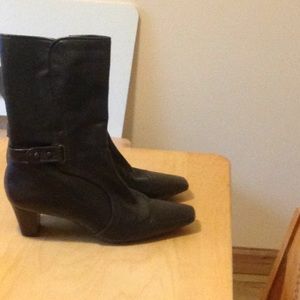 Espresso brown Brazilian leather boots for Fall!